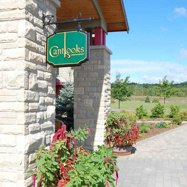 Calabogie Peaks Resort - Canthooks Restaurant Entrance