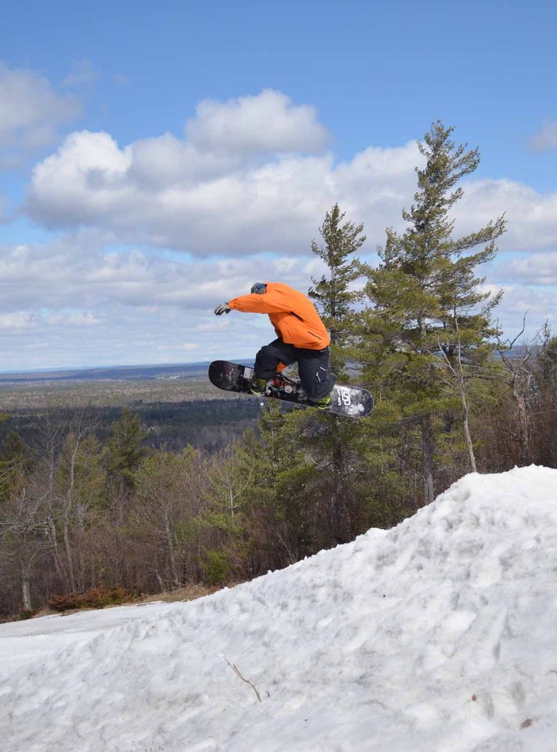 Calabogie Peaks Resort - Snowboarding
